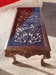Mesa de centro em madeira trabalhada