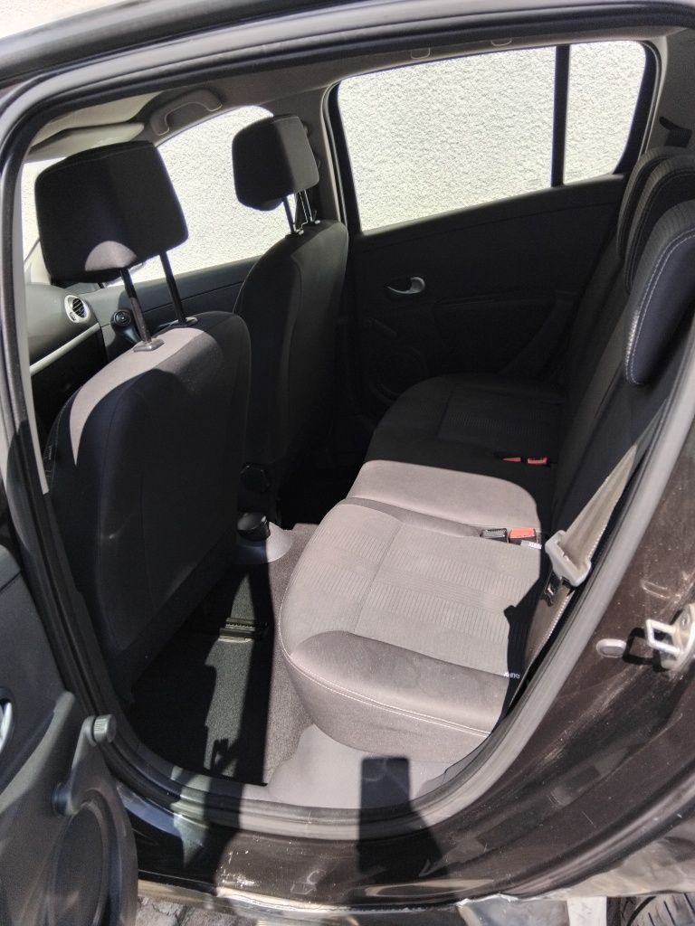 vendo Renault Clio III 1.2 2009 salvado batido acidentado
