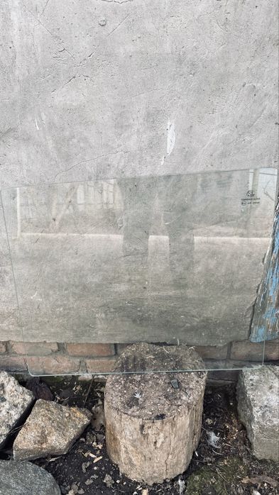 Продам стекло ВАЗ красика переднє бокове