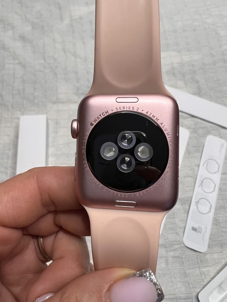 Продам Apple Watch 2