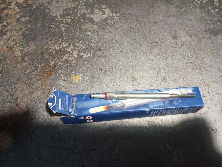 Свіча накала пасат б6 2.0 тді 103кв.,140 КС нова .