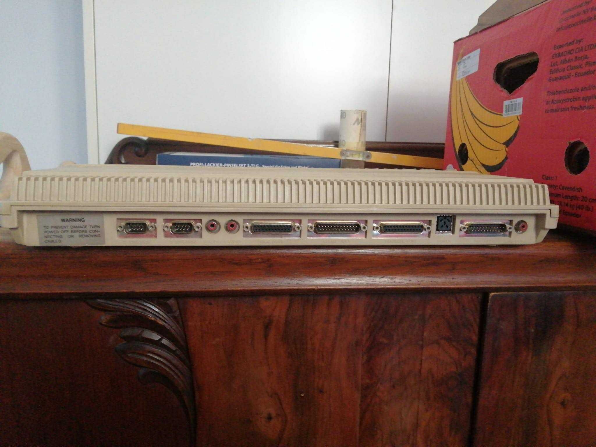Amiga  A500  Commodore