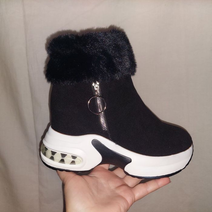 півчоботи, ботінки, ботільйони, черевики, чоботи