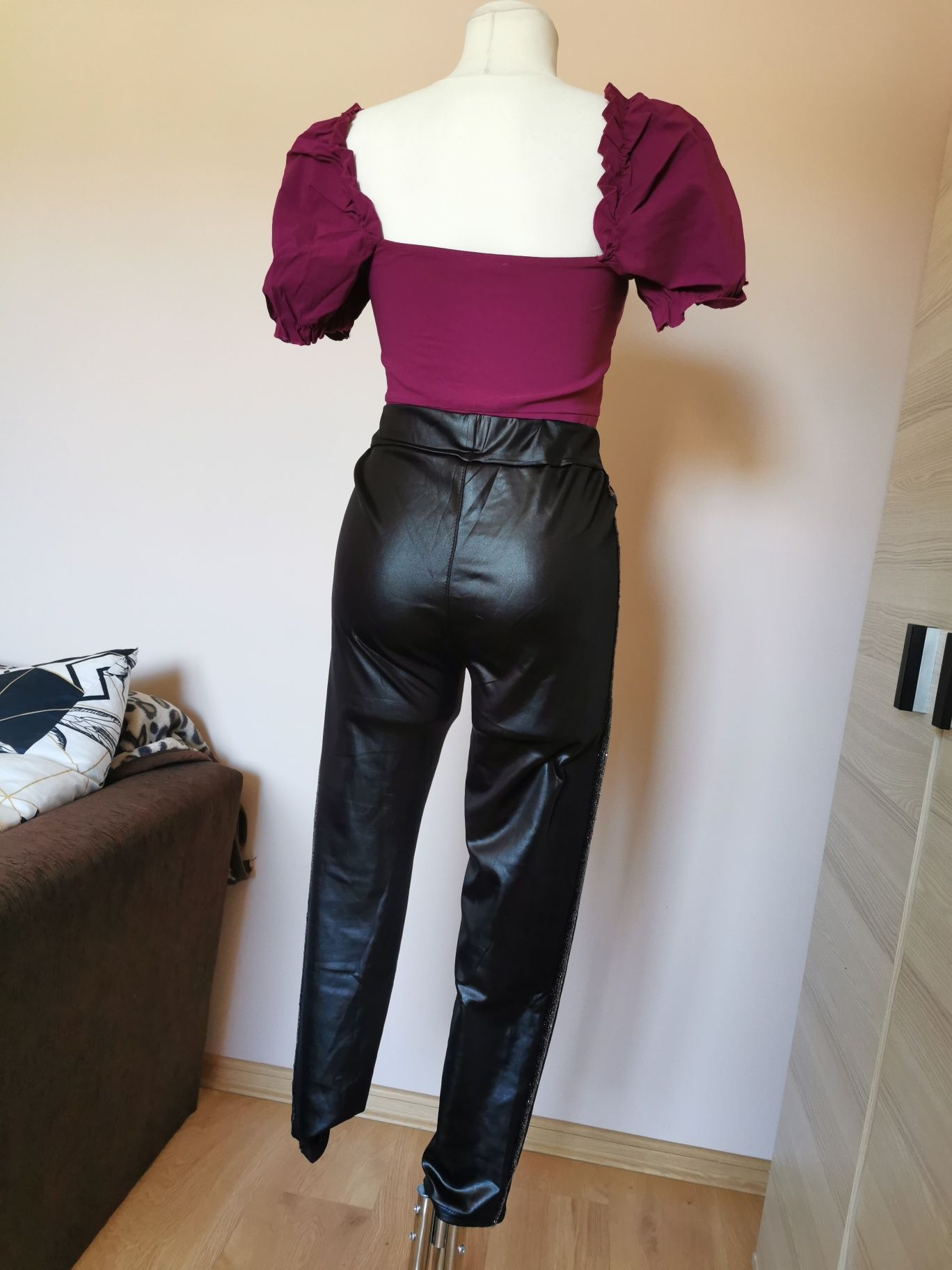 Legginsy czarne z lampasem lampas woskowane wysoki stan 42 44 XL XXL