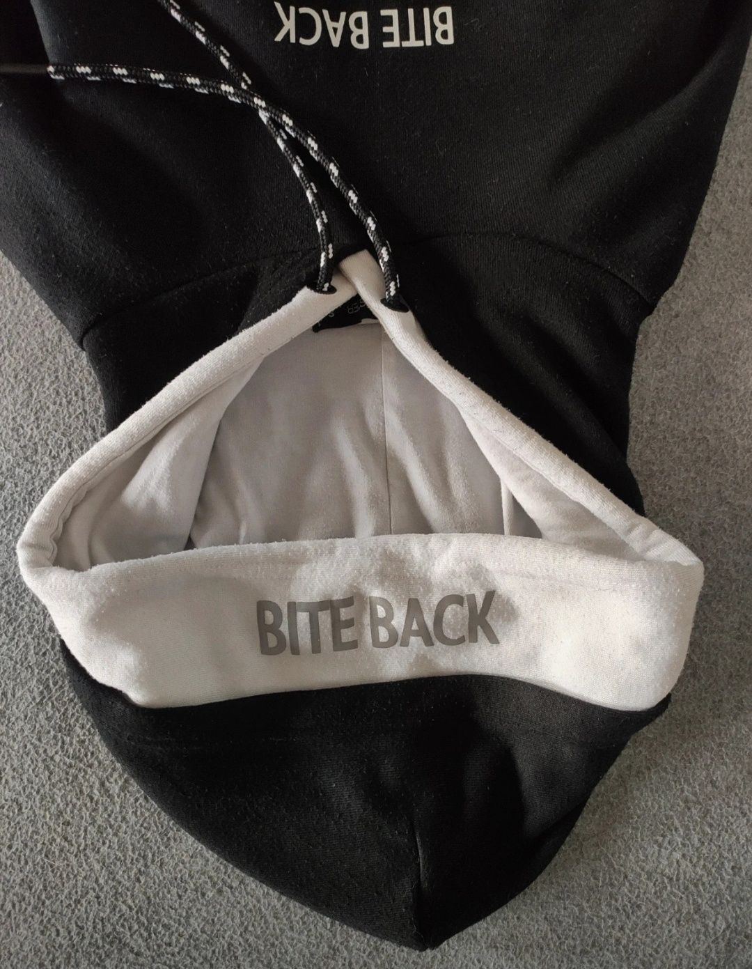 Ciepła bluza Bite Back New Yorker