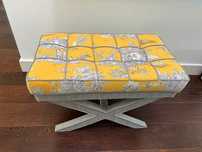 Pufe têxtil com estampado