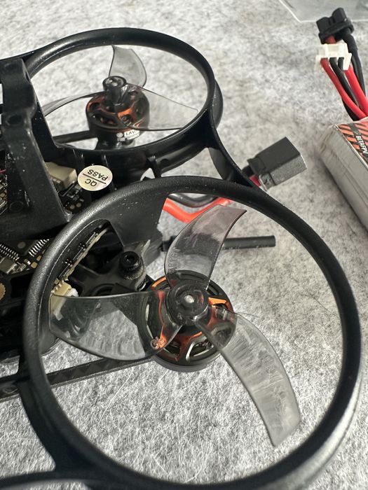 Drone Pavo Femto (whoop drone) Sem batidas, como novo