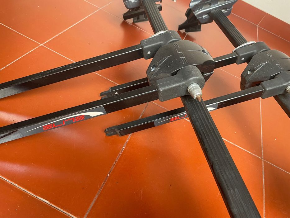 Barras Thule calha de água VW Golf MK1 com suportes bicicleta Elite