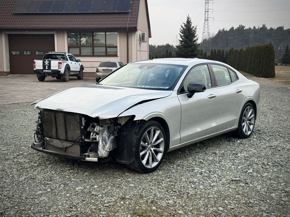 Volvo S60 jasne wnętrze / kamera / BLIS / Pilot Assist / panorama / FV