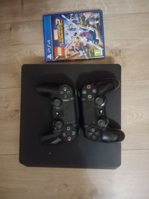 Sprzedam konsole PS4