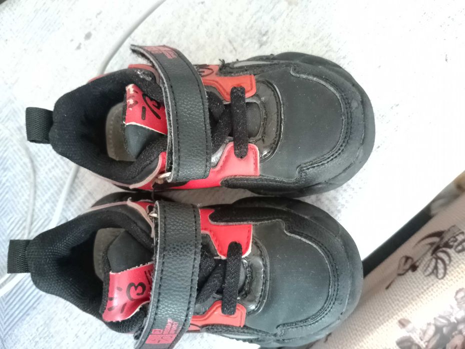 Кросівки дитячі 22 розмір