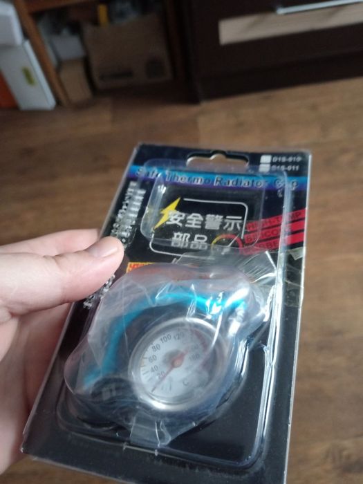 Крышка радиатора с датчиком температуры  1,1бар