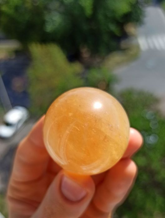 Натуральні мінерали,обеліск,вежа,кристал,куля,фігурка,каміння,камні