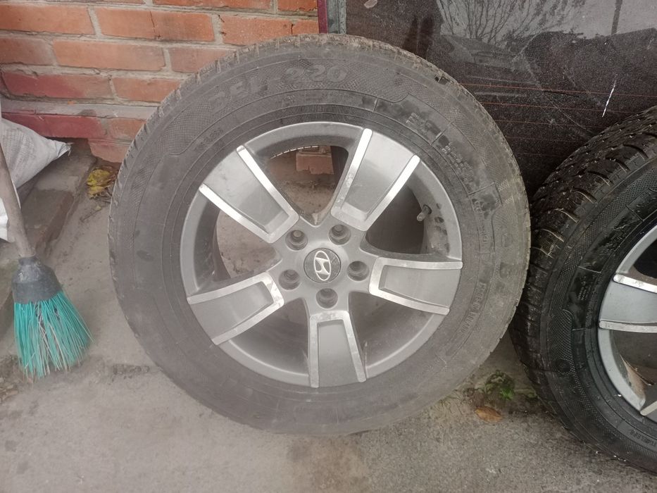 Продам титанові диски,запаску на Хюндай Туксон