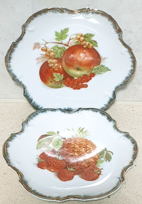 Par de lindos pratos japoneses vintage  com frutos e prata