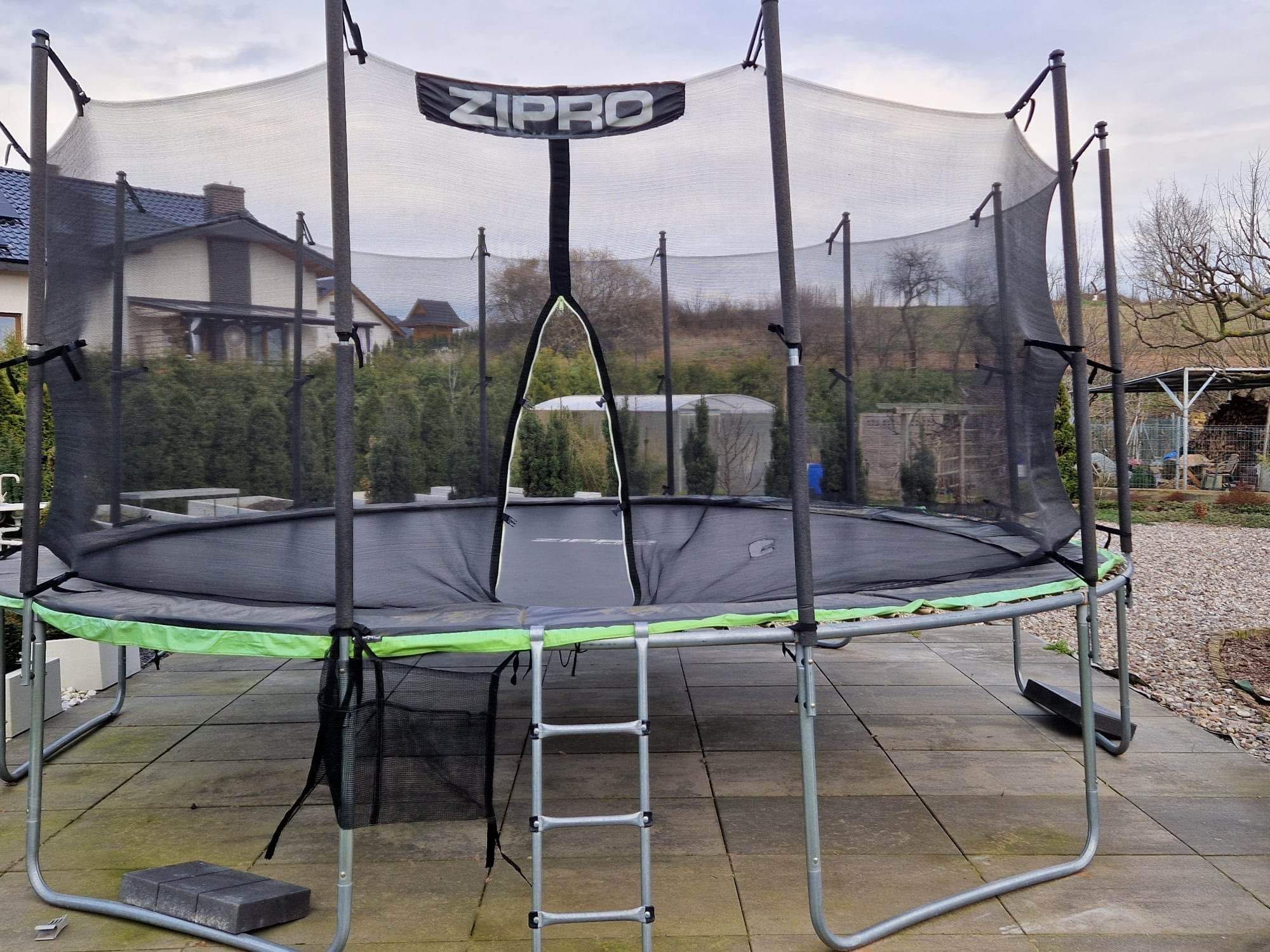 Trampolina zipro