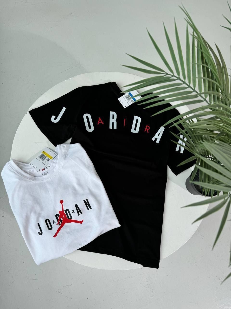 Продаюця Футболки Jordan