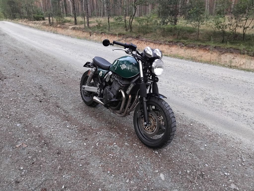 Suzuki GSX 750 Inazuma w stylu SCRAMBLER