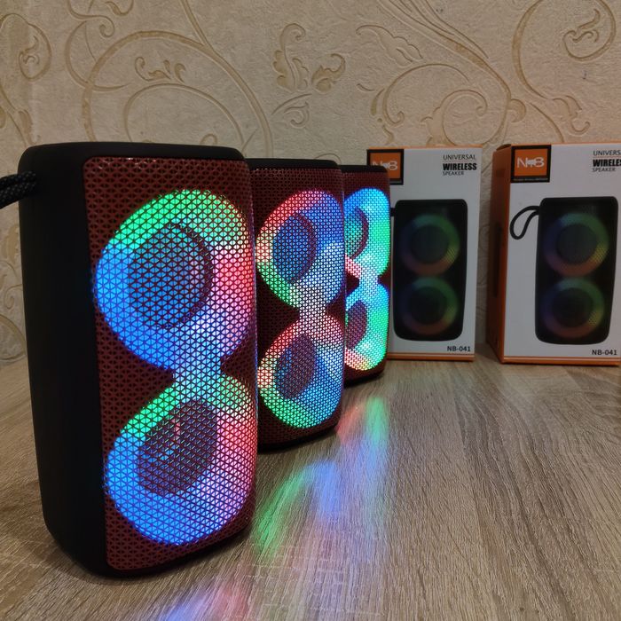 Мощная блютуз колонка с подсветкой и FM радио