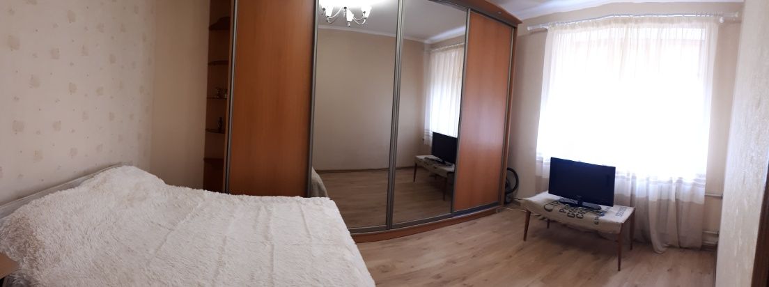Посуточно 3 комнатная квартира , Метро Ботанический Сад , 23 Августа