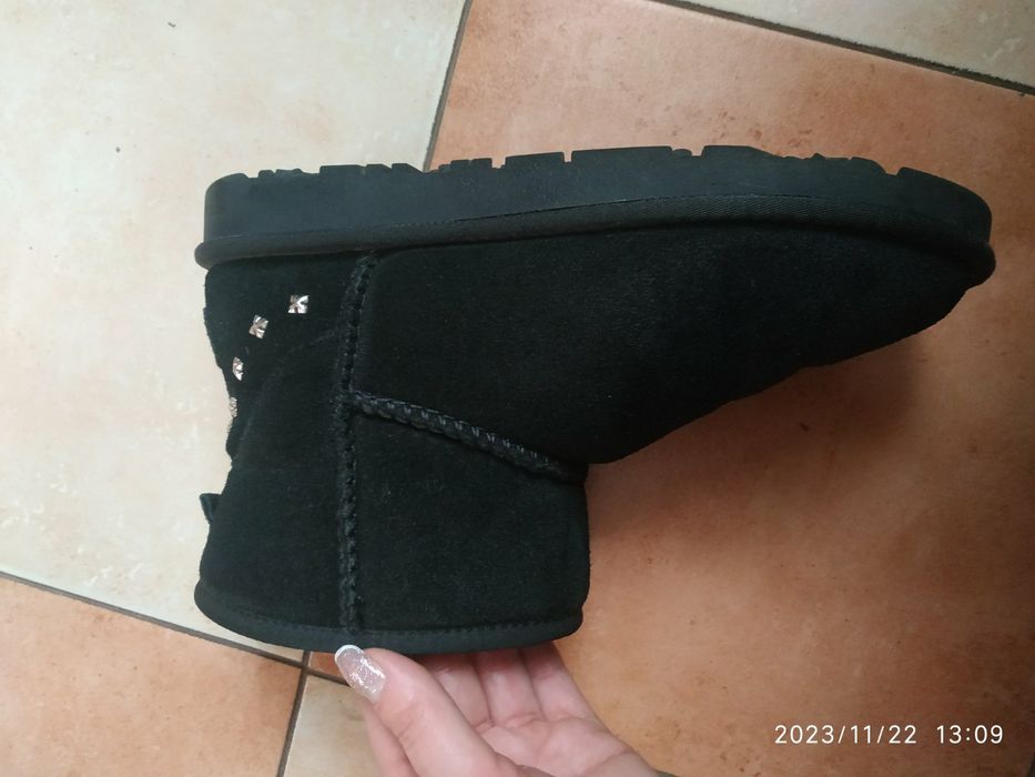 Взуття жіноче різного розміру до 39