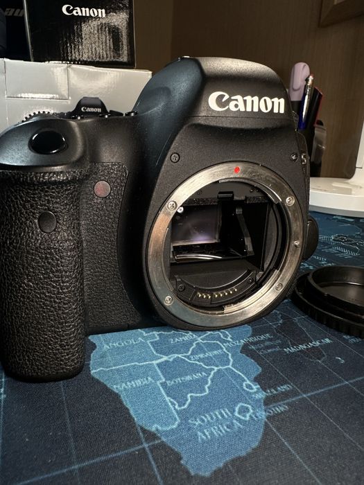 Canon EOS 6D Wi-Fi — повний кадр
