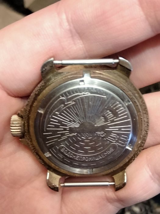 Продам наручные механические часы Восток Командирские