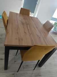 Stół kuchenny drewniany z 4 krzesłami