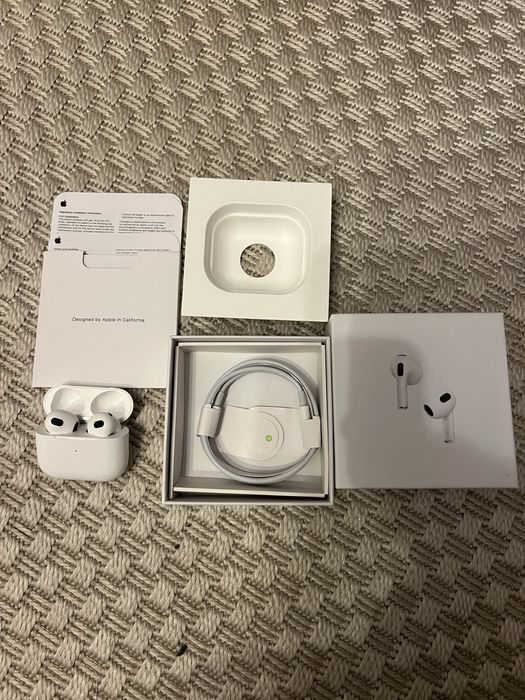 Słuchawki AirPods 3 etui MagSafe