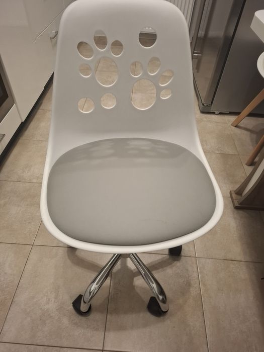 Krzesło biurowe biale