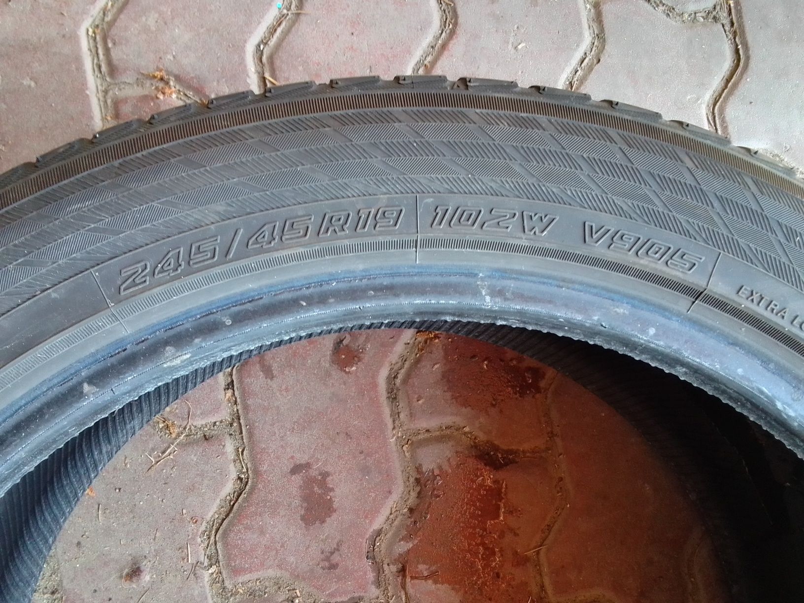 Opona zimowa 245/45r19 YOKOHAMA 2023r