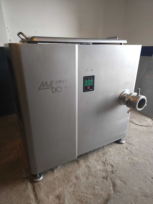 Wilk do mięsa ZASYPOWY KĄTOWY MADO Ultra2,  9kw, 114mm, 2 biegi.