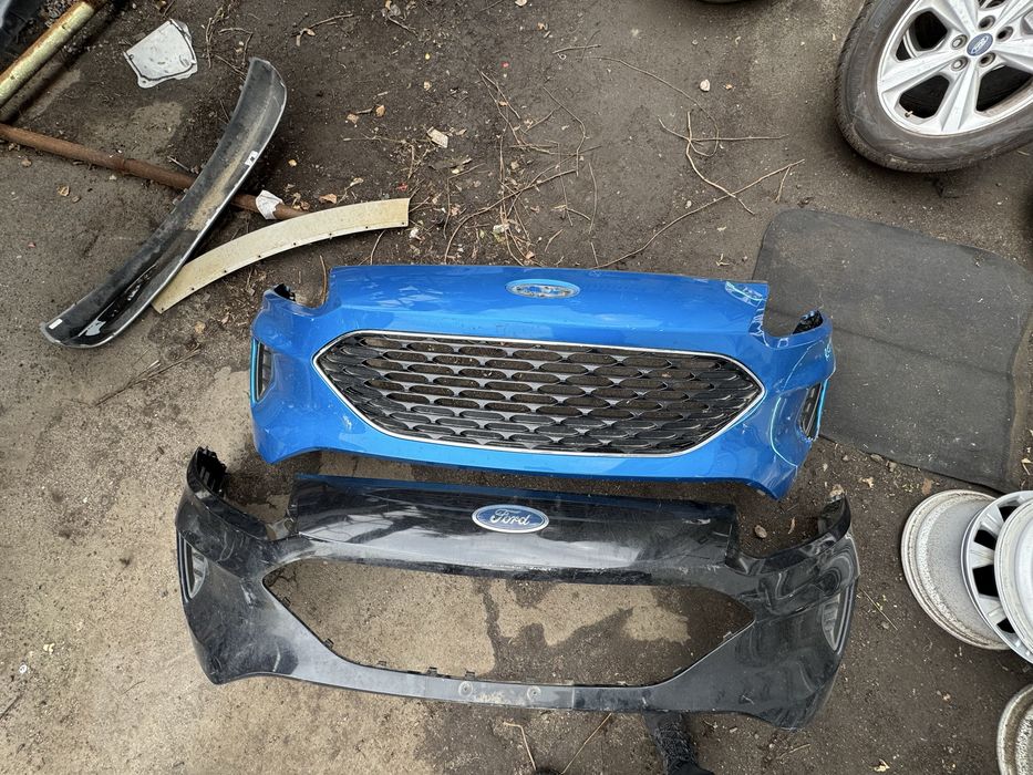 Передній бампер Ford Kuga Escape mk4