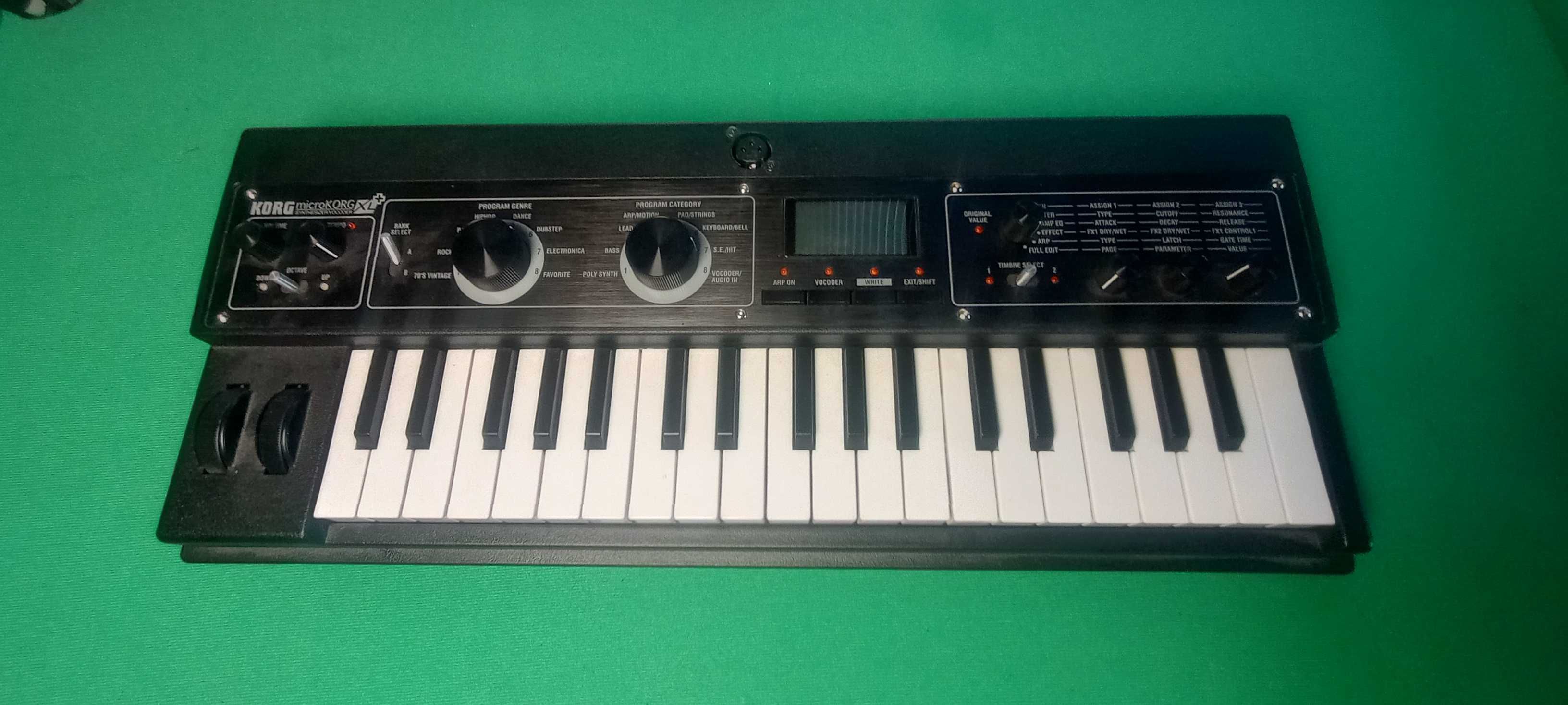 korg microkorg xl+ syntezator