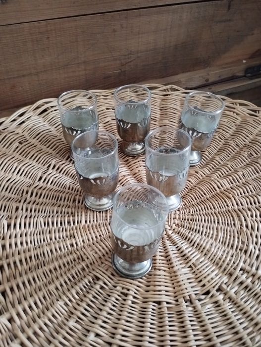 Стопки в мельхиоровых подстаканниках