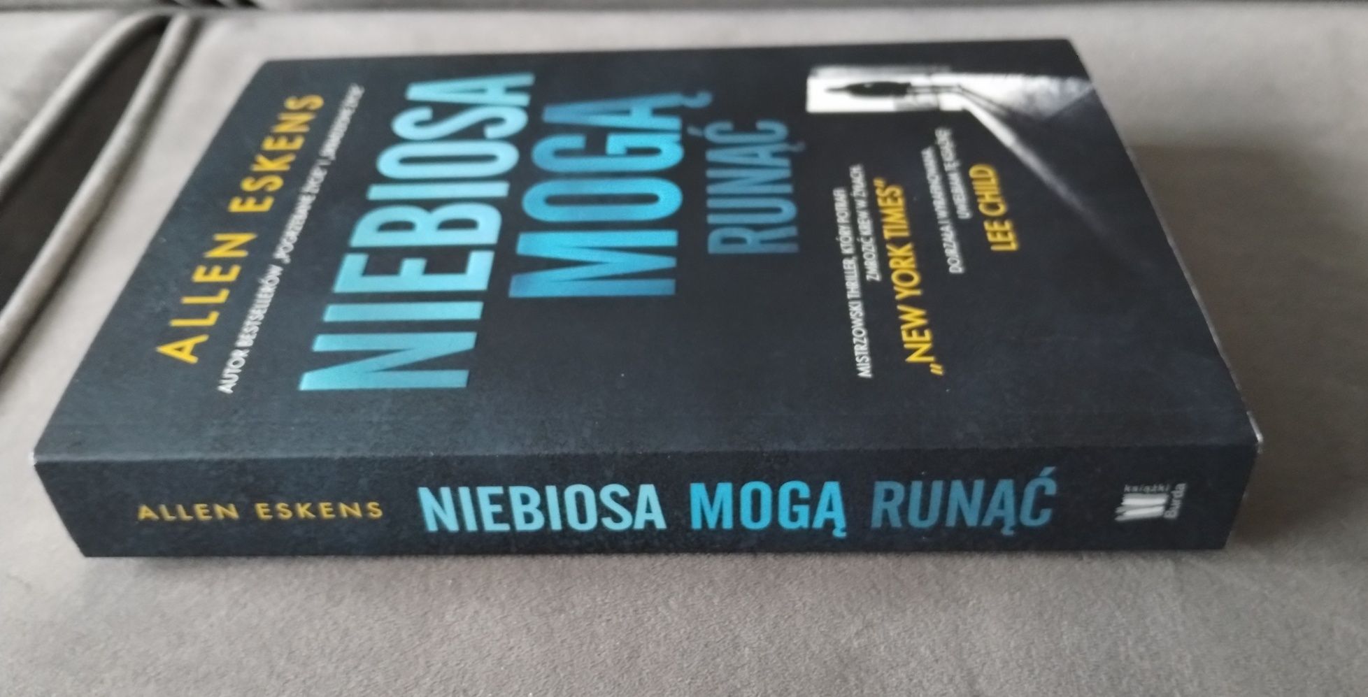 Niebiosa mogą runąć, Allen Eskens