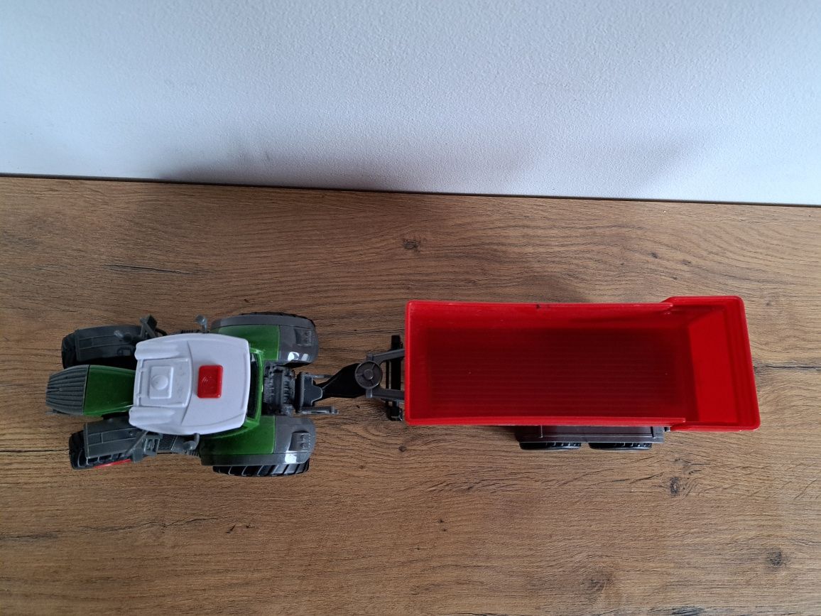 Traktor Fendt z przyczepą Fliegl,  zabawka Dickie