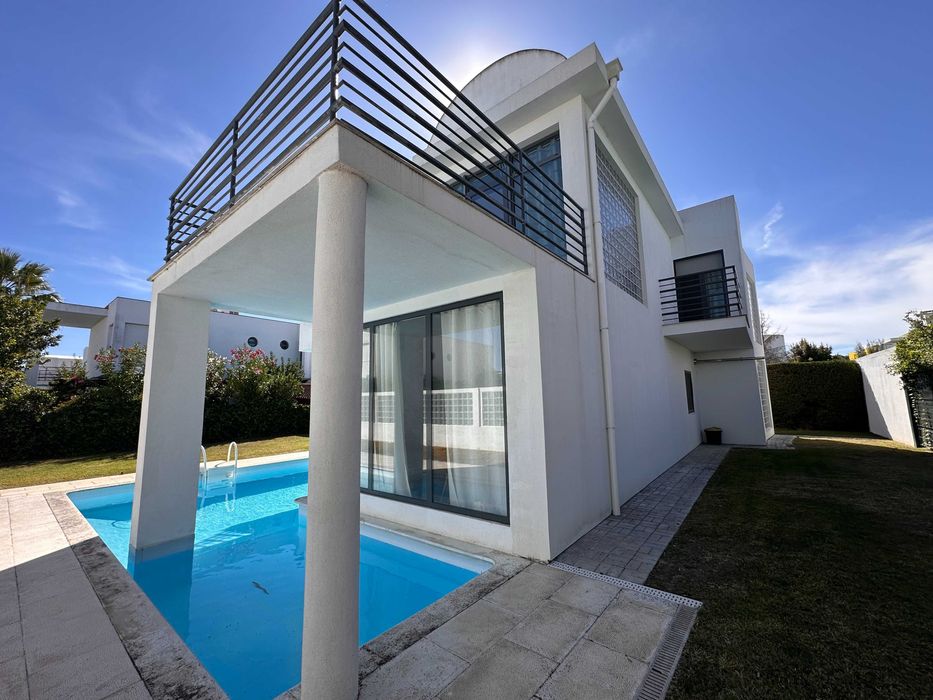 Moradia T3 Palmela Village com piscina