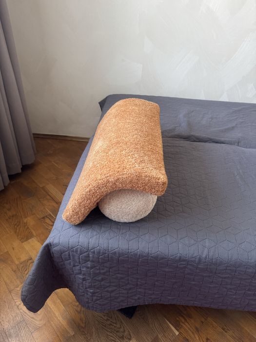 Болстер (підлокітник) для дивана, ідеальний стан, 2 шт