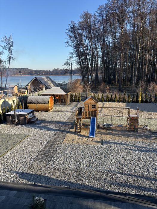 Domy ,,Raj nad Jeziorem” w Lubniewicach (8 osób ) sauna jakuzi pomost