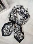 Chusta apaszka zebra czarno biała zwierzęcy print a'la jedwabna