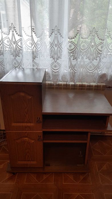 Stolik pod telewizor