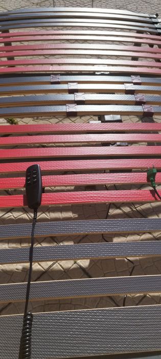 Cama articulada com comando