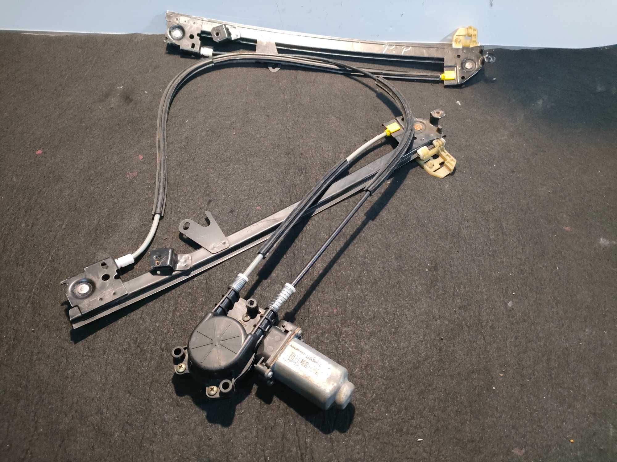 Renault Megane II mechanizm podnoszenia szyby prawy przód