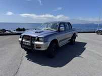 Mitsubishi L200 em bom estado