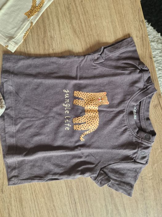 2 bluzeczki z krótkim rękawem  i krótkie spodenki niemowlęce sinsay