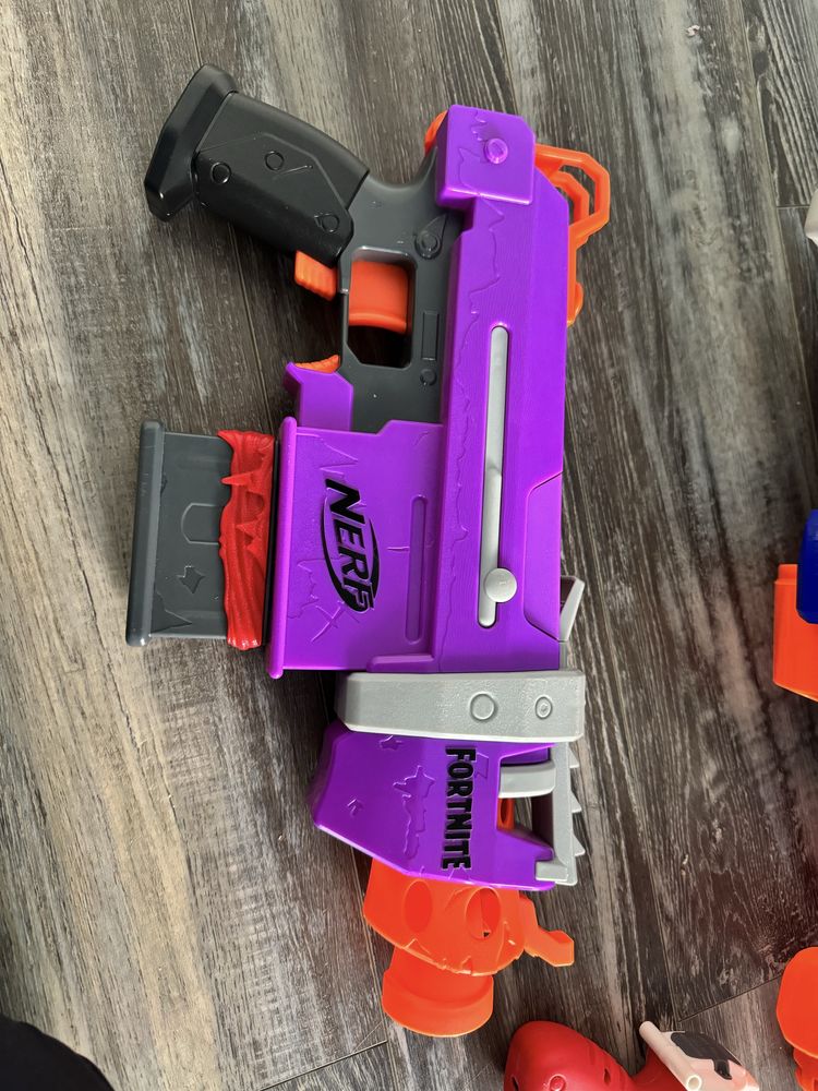 Пістолети Nerf стан нових