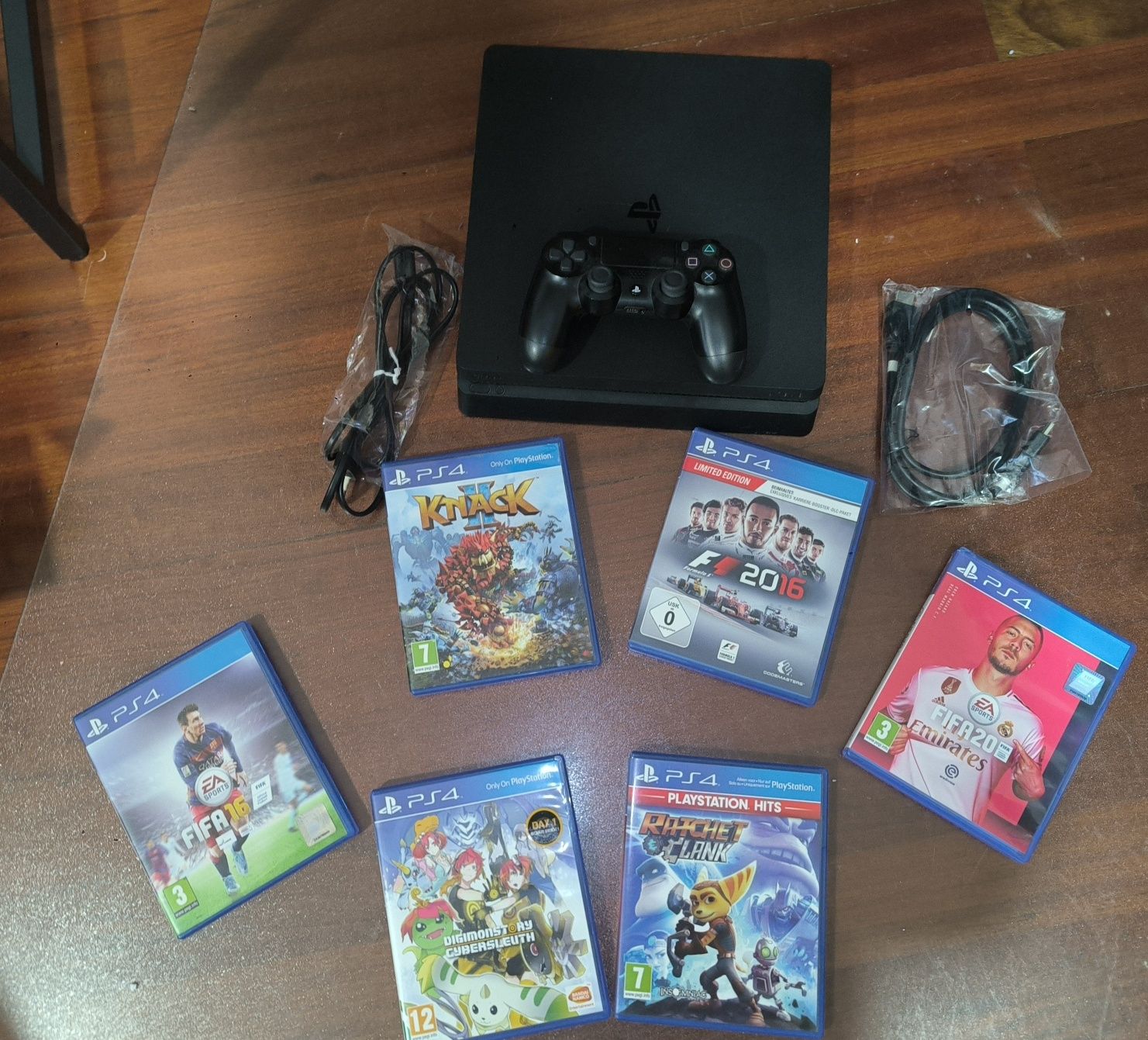 PlayStation 4 Slim 500GB + 6 Jogos Originais