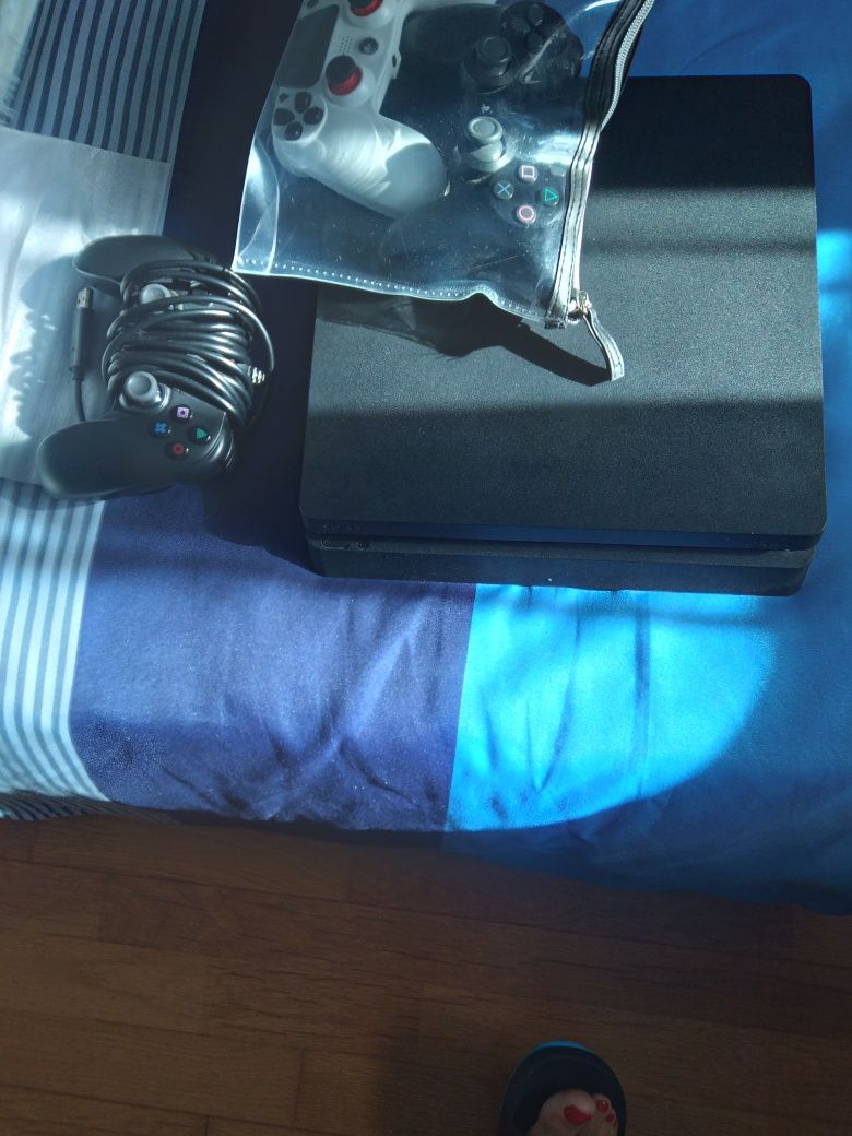 Playstation 4 com 6 jogos