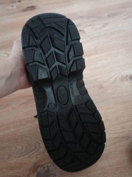 Buty robocze trzewiki wzmocnione czubki 40